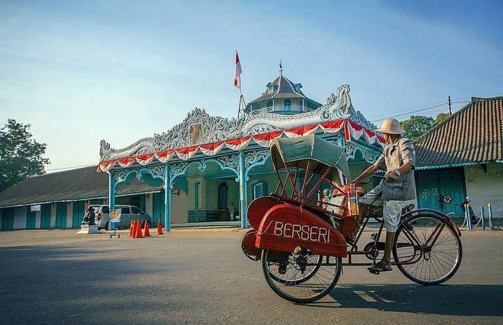 Keraton Kasunanan Surakarta menjadi salah satu tempat wisata sejarah di Solo. Dari akun Instagram @soloindonesia