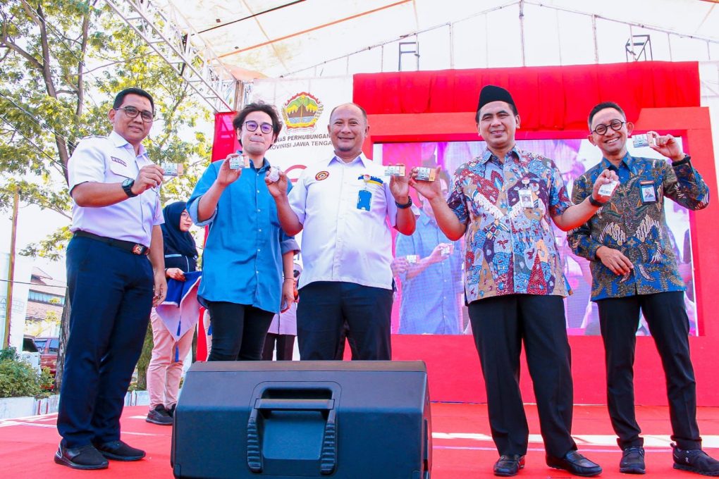 Peluncuran kolaborasi KMT Commuter Line dengan Trans Jateng.