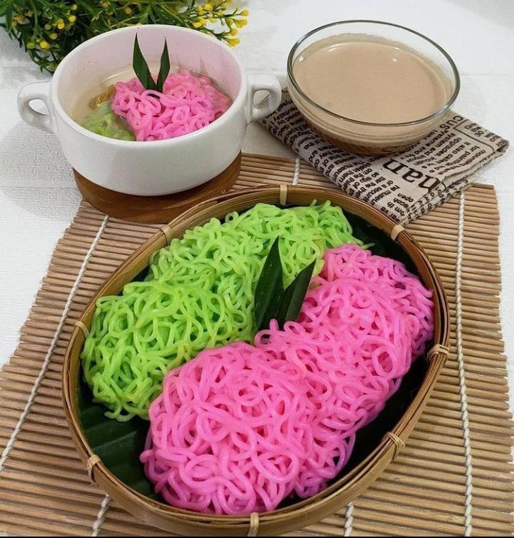 Kue Putu Mayang, Jajanan Tradisional Khas Betawi. Sumber gambar: Instagram @kuejajanantradisional.