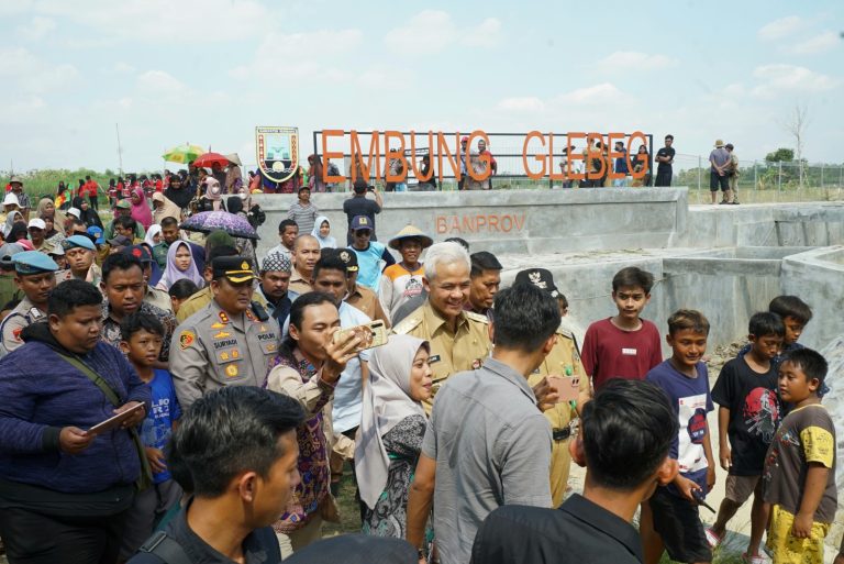 Tinjau Embung Glebeg, Ganjar Pranowo Tegaskan Lanjutkan Program Seribu Embung. Sumber gambar: website jatengprov.go.id