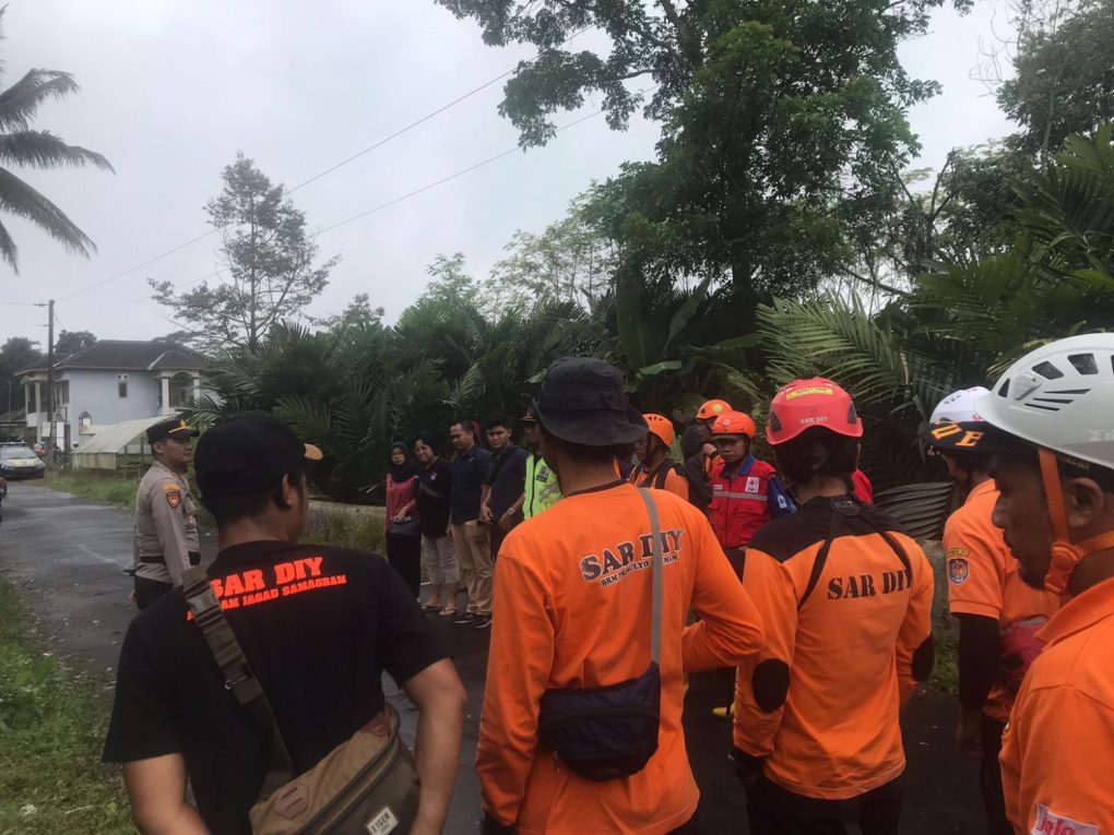 Koordinasi personel pencarian potongan tubuh dugaan korban mutilasi di Turi Sleman.
