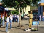 Wakil Bupati Temanggung saat menjadi Inspektur Upacara di SMK HKTI Temanggung. Foto: jatengprov.go.id