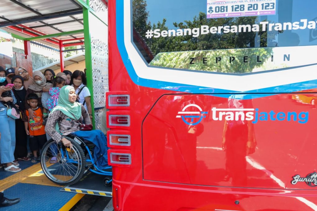Bus rapid transit (BRT) Trans Jateng koridor Wonogiri-Sukoharjo-Solo diluncurkan Gubernur Jawa Tengah Ganjar Pranowo. Foto: Humas Pemprov Jateng