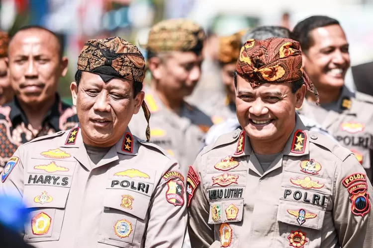 Mabes Polri memberikan apresiasi kepada Kapolda Jateng Irjen. Pol. Drs. Ahmad Luthfi. Foto: humas Polda Jateng.