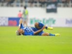 Vitinho mengalami cedera ketika menghadapi Persebaya Surabaya. foto: psis.co.id