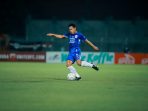 Wahyu Prasetyo yang mendapat kesempatan untuk dipanggil oleh pelatih kepala Timnas, Shin Tae-yong. Foto: psis.co.id