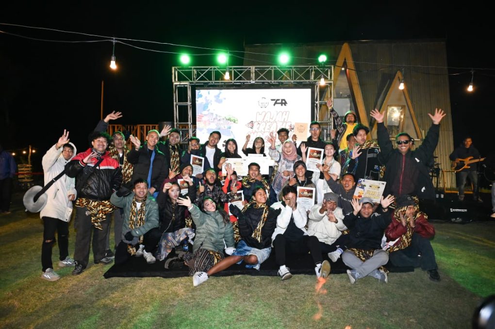 Pengumuman peemenang Kompetisi Video Amatir di Bukit Scooter Kawasan Desa Wisata Dieng Kulon, Kecamatan Batur, Kabupaten Banjarnegara, Jawa Tengah, Rabu 18 Oktopber 2023.