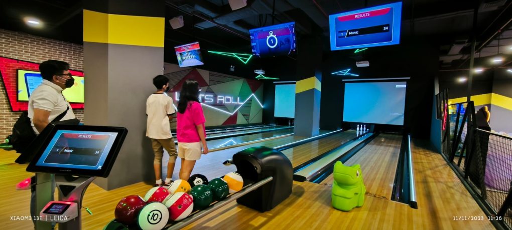 Timezone Ambarukmo Plaza Kenalkan Lintasan Social Bowling pertama di Jogja