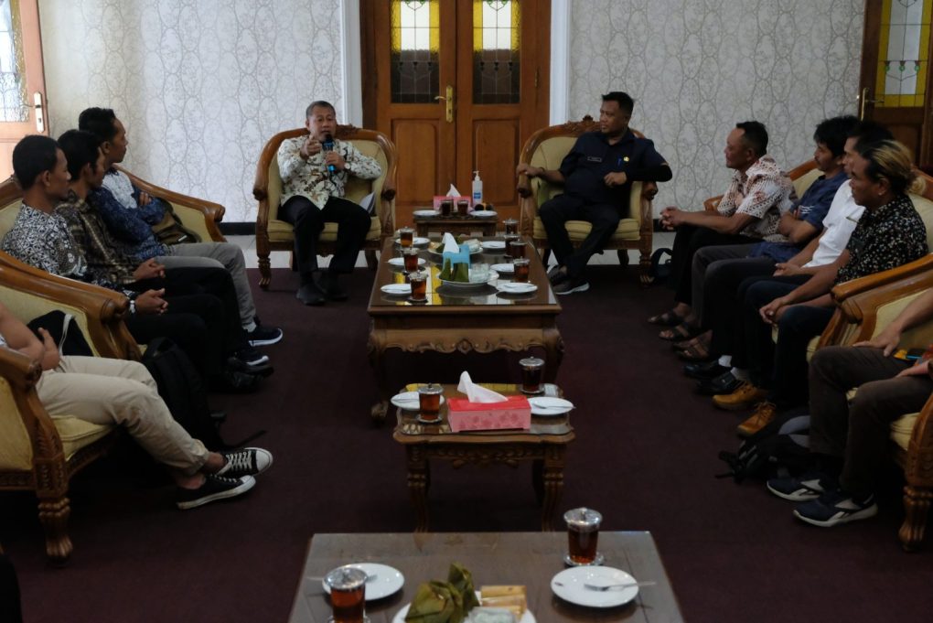 Sosialisasi Pertemuan Calon Penerima Hibah Karang Taruna Desa Tahun 2023 di Ruang Gajah, Kantor Bupati Temanggung, Selasa (28/11/2023).