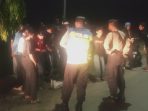 Polisi mengamankan belasan remaja alias ABG mencurigakan yang kedapatan nongkrong hingga dini hari
