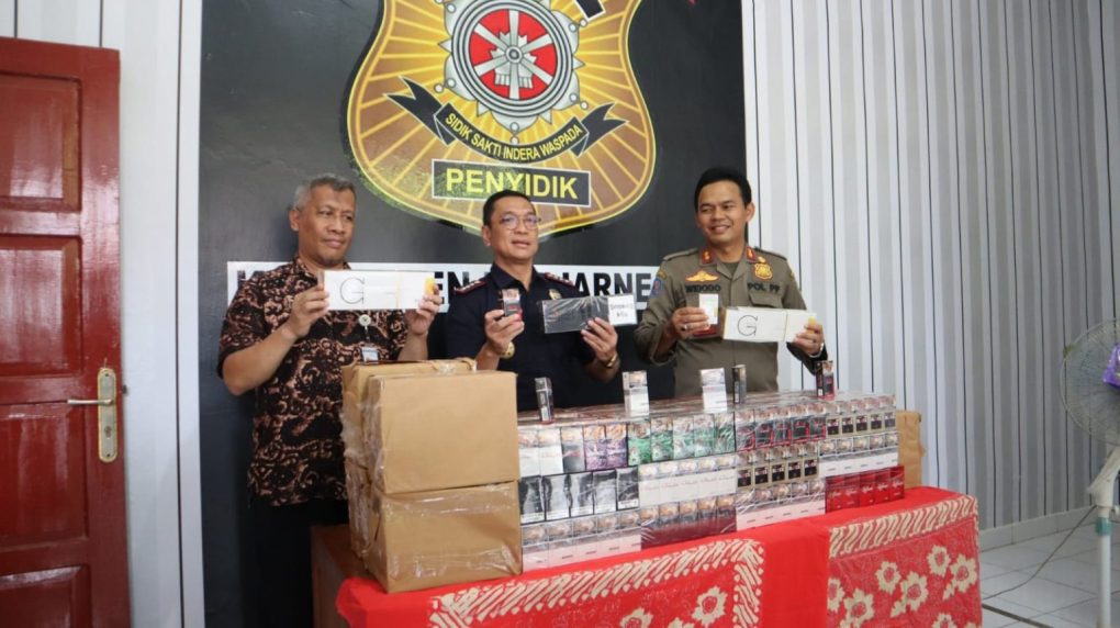 Pemerintah Kabupaten Banjarnegara dan Kantor Bea dan Cukai Purwokerto menyita 31.748 batang rokok ilegal