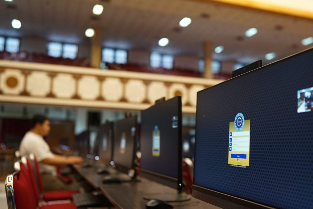 UNS Solo menyiapkan 440 komputer untuk memfasilitasi peserta tes CAT seleksi kompetensi penerimaan PPPK tahun 2023. (Foto: Dok UNS)