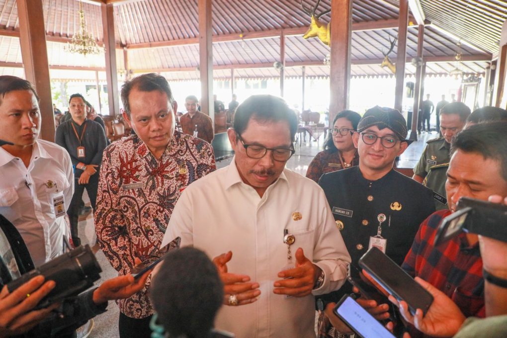 Nana saat melakukan kunjungan kerja di Pendapa Sipanji, Kabupaten Banyumas