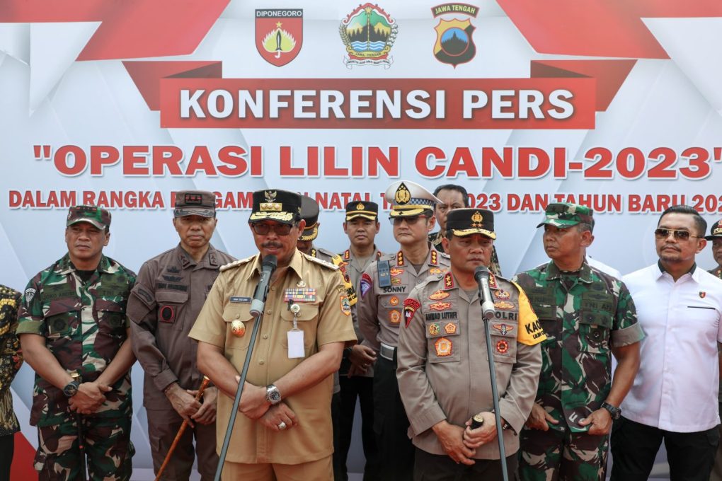 Gelar Pasukan Operasi Lilin Candi 2023-2024, di Lapangan Pancasila (Simpanglima), Semarang, Jumat (22/12/2023)
