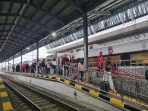Penumpang KA di Stasiun Solo Balapan. (Foto: Dok. Humas PT KAI)