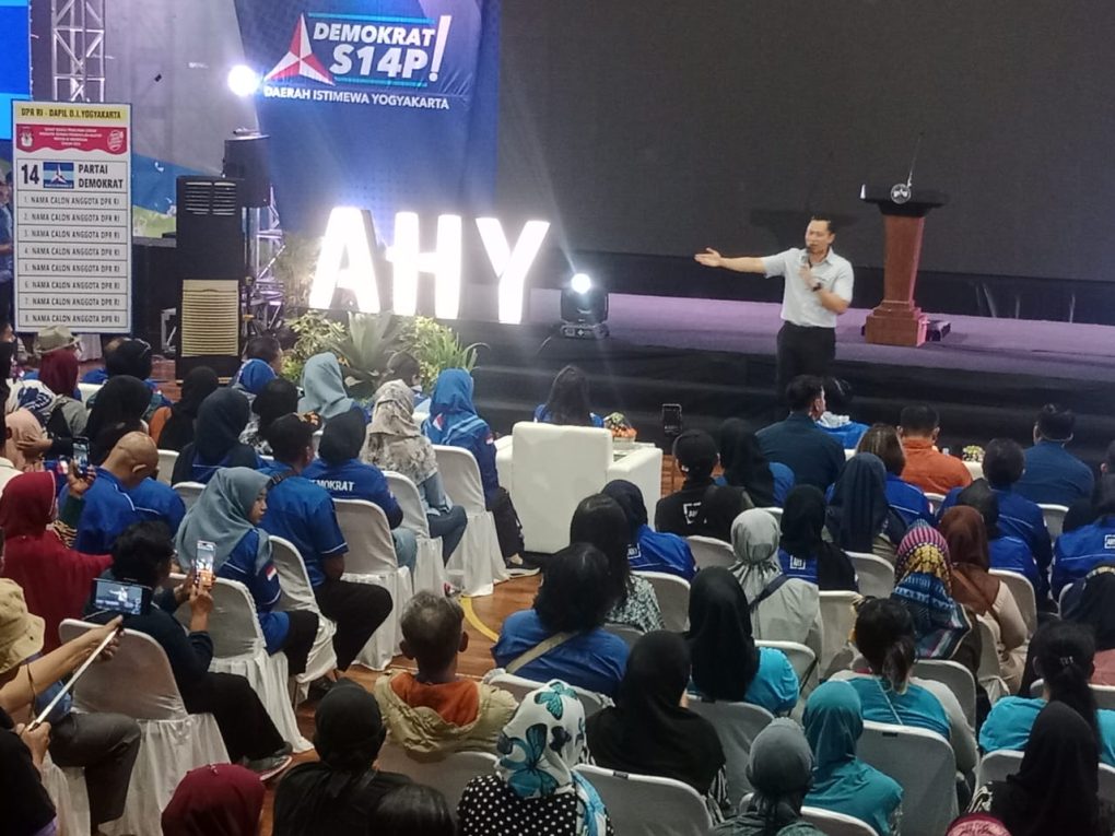 AHY saat berorasi di hadapan ribuan warga Jogja.