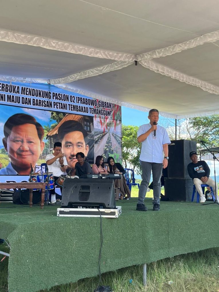 Ketua Tim Kampanye Nasional (TKN) Prabowo, Komjen Pol Purn Condro Kirono, MM.M.Hum mendatangi kawasan Temanggung dan berdialog dengan petani
