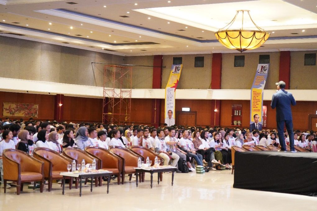 Relawan J-Generation atau Jokowi Generation bersama lndonesia Timur DIY mengadakan kegiatan Temu Kangen di Grand Pacific Hall, Sleman.