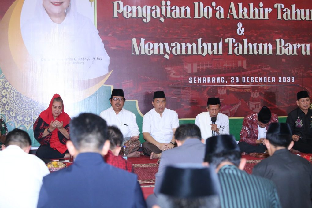 Pemerintah Kota Semarang menggelar pengajian Doa Akhir Tahun 2023