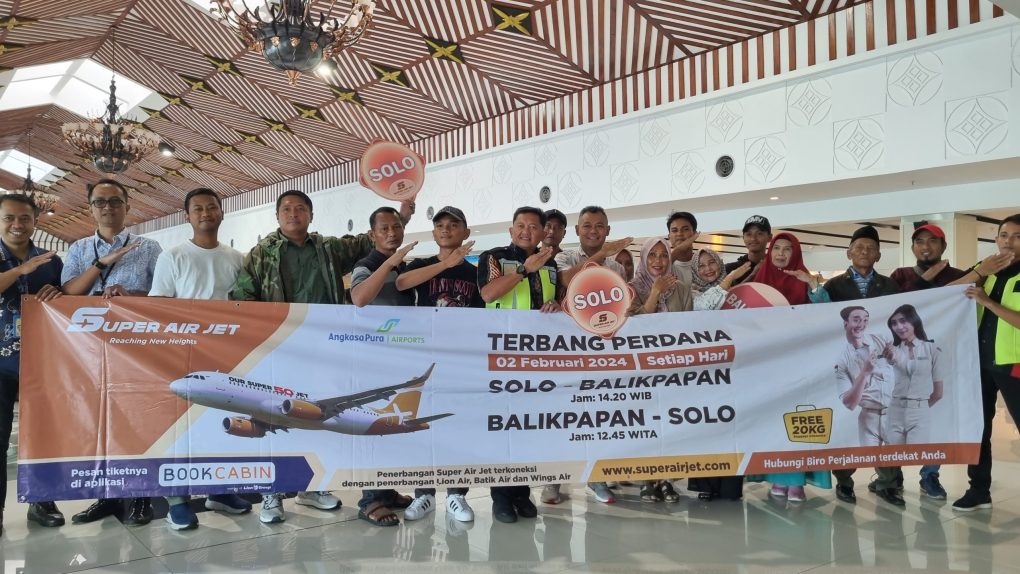 Penerbangan perdana Super Air Jet rute Solo-Balikpapan PP Jumat 2 Februari 2024 lalu. (Foto: dok. Humas Angkasa Pura I)