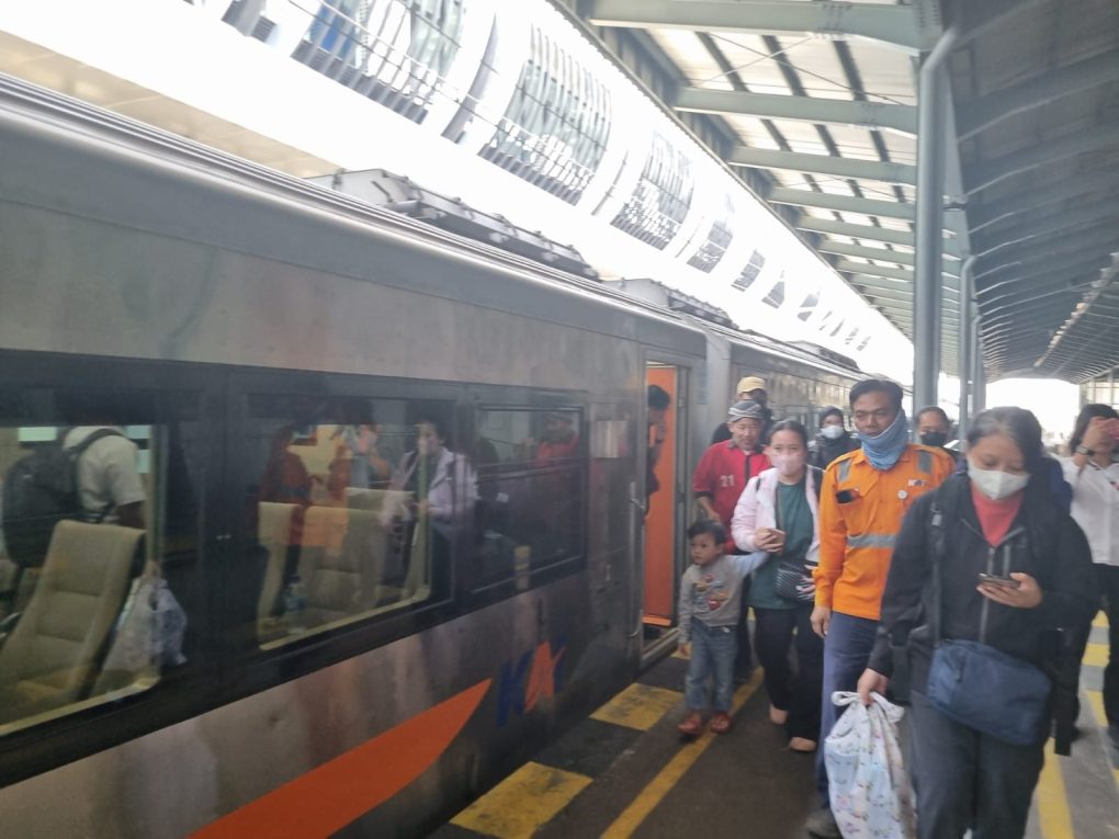 Sebanyak 200.000 penumpang KA naik dan turun di stasiun yang ada di Daop 6 Yogyakarta selama long weekend. (Foto: dok. Humas KAI Daop 6 Yogyakarta)