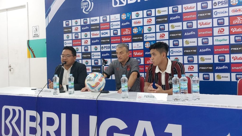 Pelatih Persis Solo, Milomir Seslija. (Foto: Putri Sejati)