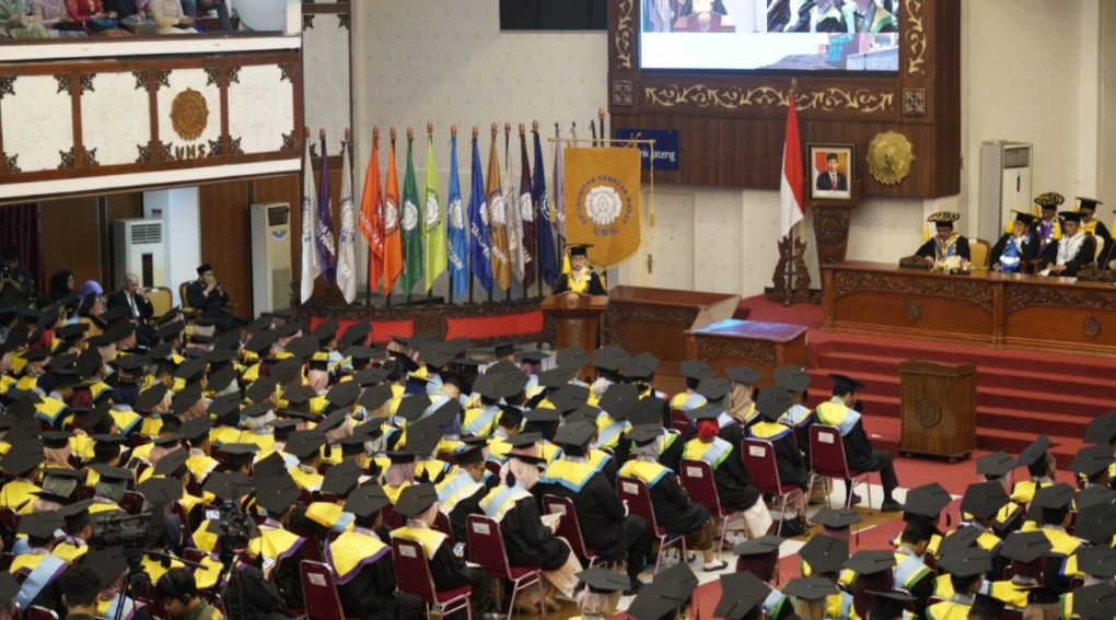 Sebanyak 849 wisudawan mengikuti Periode 2 Tahun 2024 Universitas Sebelas Maret (UNS) Solo di Auditorium G.P.H. Haryo Mataram UNS, Sabtu 24 Februari 2024. (Foto: Dok. UNS)
