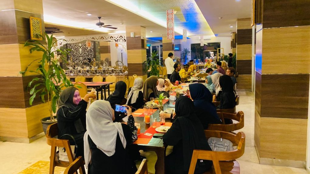 Menu Timur Tengah hingga Melayu dan nusantara menjadi daya tarik tersendiri bagi masyarakat untuk berbuka puasa di Lorin Hotels Group Solo. (Foto: dok. Marcomm Lorin Hotels Group Solo)