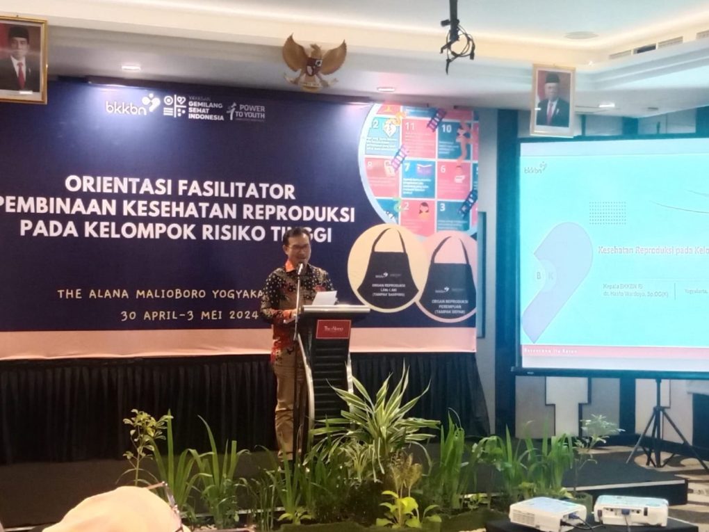 Kepala BKKBN dr. Hasto Wardoyo saat membuka Workshop Fasilitator Kesehatan Reproduksi Bagi Kelompok Risiko Tinggi di Alana Hotel Jogja, Rabu (1/5).