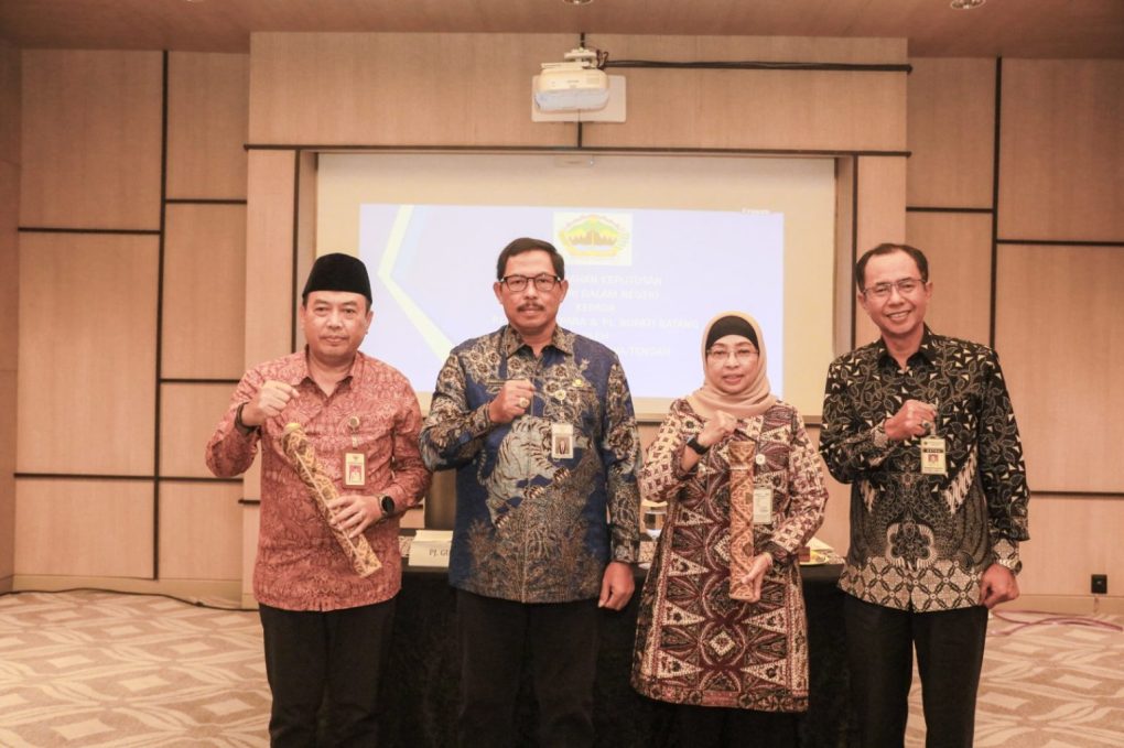 Masa tugas dua penjabat (Pj) bupati di Jawa Tengah diperpanjang.