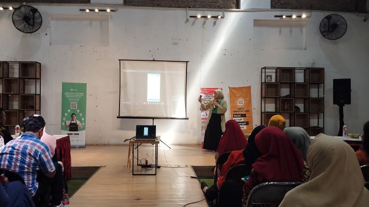 pelatihan pencatatan transaksi digital yang diadakan oleh Kasir Pintar