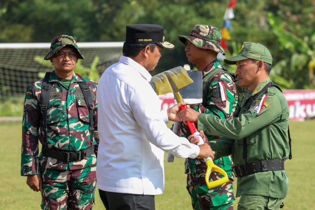 Nana Sudjana saat Pembukaan TMMD Reguler ke-120 dan TMMD Sengkuyung tahap II