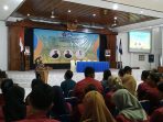 Rektor Unisri Solo, Prof Dr Sutoyo saat memberikan sambutan di pembukaan Diklat Pengembangan Kepribadian Calon Wisudawan/i di auditorium kampus setempat, Jumat 3 Mei 2024. (Foto: Putri Sejati)