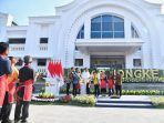 Presiden Joko Widodo (Jokowi) didampingi Ibu Negara Iriana Joko Widodo meresmikan rehabilitasi Pasar Jongke, Kecamatan Laweyan, Kota Solo, Jawa Tengah, Sabtu 27 Juli 2024. (Foto: Biro Pers Setpres)