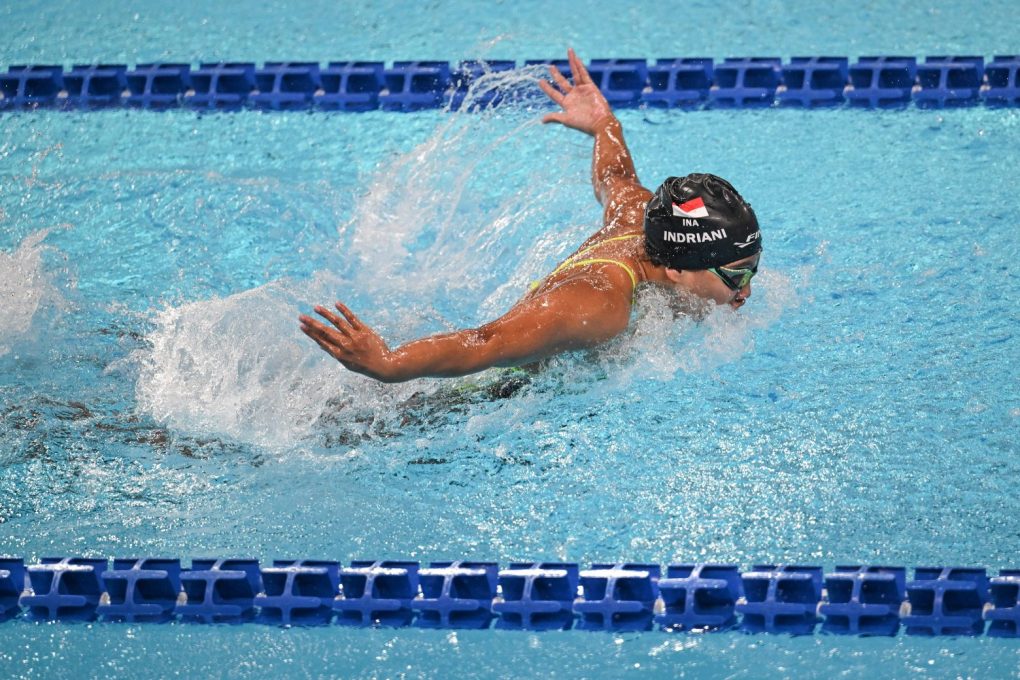 Atlet para renang Indonesia Syuci Indriani saat menjalani sesi latihan di Aquatics Centre, Saint Denis, Perancis, Minggu (25/08/2024). Indonesia berhasil meloloskan tiga atlet di cabang olahraga para renang untuk tampil di Paralimpiade Paris 2024. (Foto: NPC INDONESIA/Agung Wahyudi)