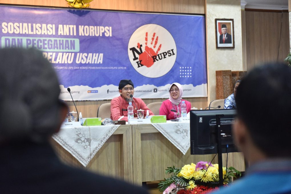 Sosialisasi Antikorupsi dan Pencegahan Korupsi bagi Pelaku Usaha, di Kantor Dinas Perindustrian dan Perdagangan Jateng