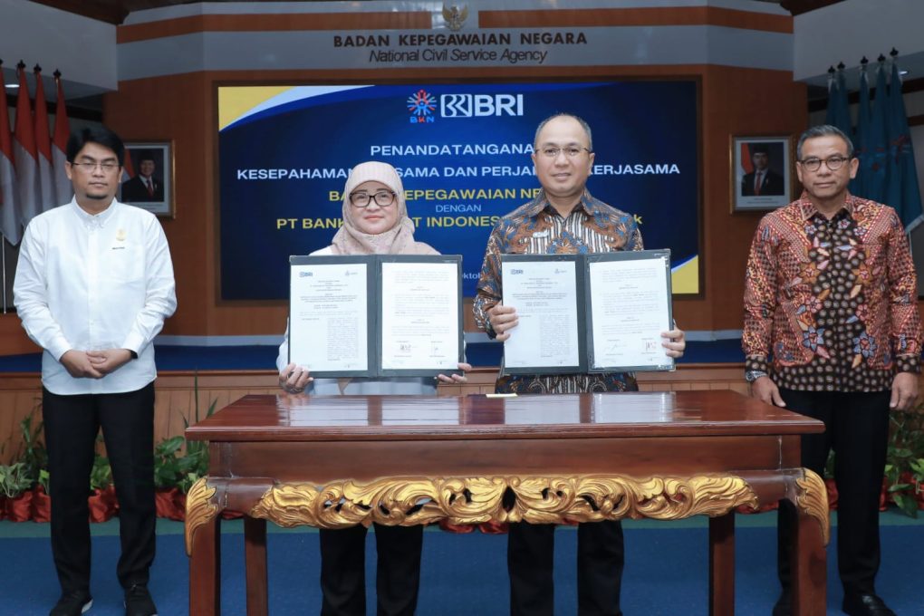 PT Bank Rakyat Indonesia (Persero) Tbk (BRI) kembali menjalin sinergi strategis dengan BKN melalui penandatanganan Nota Kesepahaman dan Perjanjian Kerja Sama di Jakarta, Selasa 22 Oktober 2024. (Foto: dok BRI)