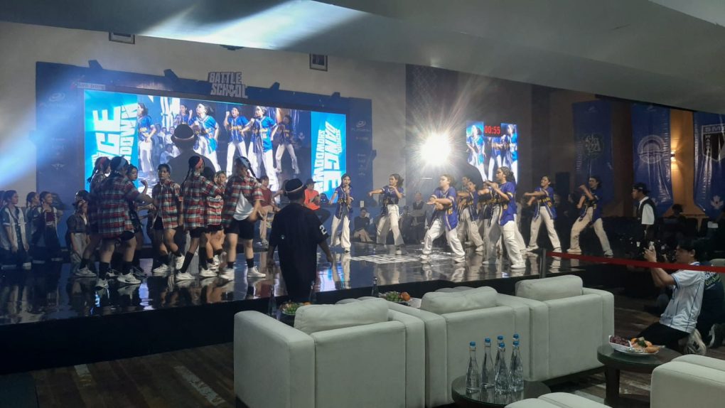 Sebanyak delapan sekolah yang ada di Kota Solo mengikuti kompetisi e-sport dan dance, Battle of School yang digelar Event Organizer (EO) Novus.idn di Ballroom Tower UNS Solo, Minggu 27 Oktober 2024. (Foto: Putri Sejati)