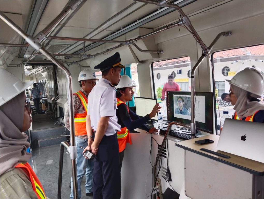 Uji coba Autonomous Trem di Kota Solo dengan relasi Stasiun Purwosari - Solo Kota selama bulan November ini. (Foto: dok Humas Daop 6 Yogyakarta)