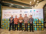 Ki-Ka: Adri Gautama - Netacad, Cisco Systems Indonesia, Director & Chief Strategy And Execution Ioh Ahmad Zulfikar, Kanjeng Gusti Pangeran Adipati Arya Mangkoenagoro X, Wakil Menteri Komunikasi Dan Digital Republik Indonesia, Angga Raka Prabowo dan Chief Technology Officer Privy, Guritno Adi saat press conference GenSi: Solo Digital Talent di Pura Mangkunegaran, Kota Solo, Jawa Tengah, Selasa 19 November 2024. (Foto: Putri Sejati)