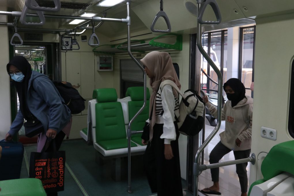 Ribuan penumpang tercatat telah memanfaatkan Kereta Api KA BIAS Madiun selama sepekan beroperasi. (Foto: dok Humas Daop 6 Yogyakarta)