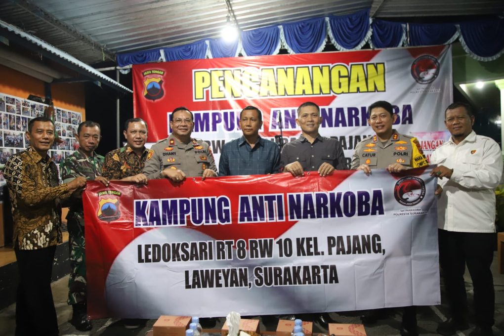 Pencanangan kampung anti Narkoba di Kelurahan Pajang, Kamis 7 November 2024 malam. (Foto: Dok Humas Polresta Solo)