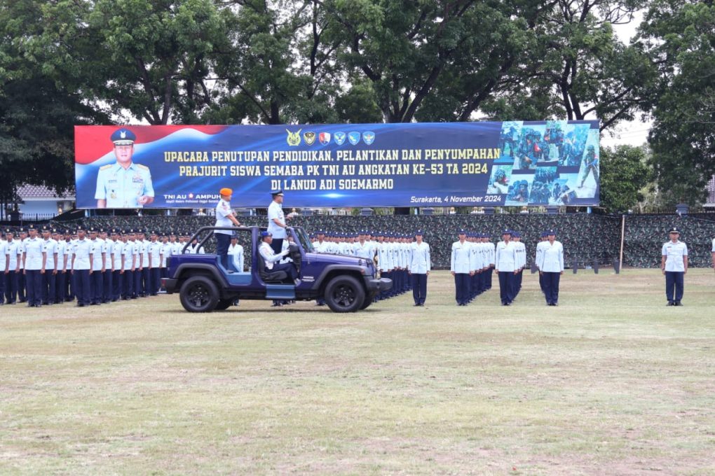 Upacara Penutupan Pendidikan, Pelantikan Dan Pengambilan Sumpah Prajurit Siswa Semaba PK TNI AU Pria dan Wanita Angkatan ke-53 yang berlangsung di lapangan Dirgantara Lanud Adi Soemarmo, Senin 4 November 2024. (Foto: Dok Pen Lanud SMO)