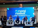Petani tembakau dan pekerja industri rokok kompak menolak RPMK dalam Ruang Rembug yang mengangkat tema “Dampak Polemik Regulasi Nasional Terhadap Ekosistem Pertembakauan Jawa Tengah” yang bertempat di Kulonuwun Kopi, Kamis 14 November 2024. (Foto: Putri Sejati)