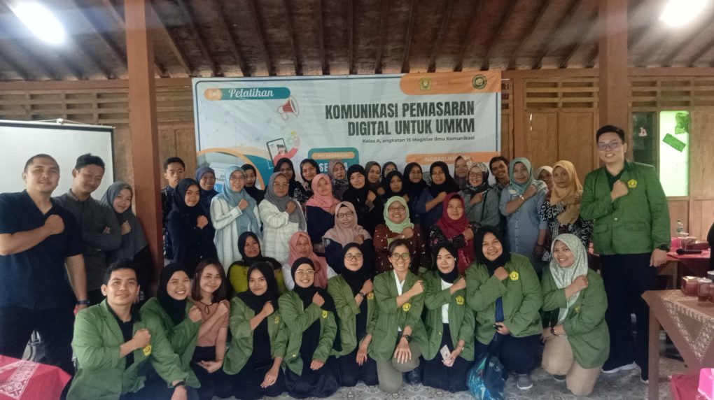 Magister Ilmu Komunikasi UPNV Yogyakarta angkatan 15 mengadakan kegiatan pelatihan komunikasi pemasaran digital marketing untuk warga Kulon Progo.