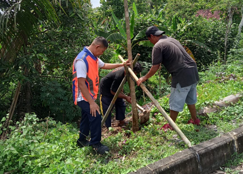 Daop 6 Yogyakarta melakukan penanaman pohon secara serentak di delapan stasiun, Jumat 10 Januari 2024. (Foto: Humas PT KAI Daop 6 Yogyakarta)