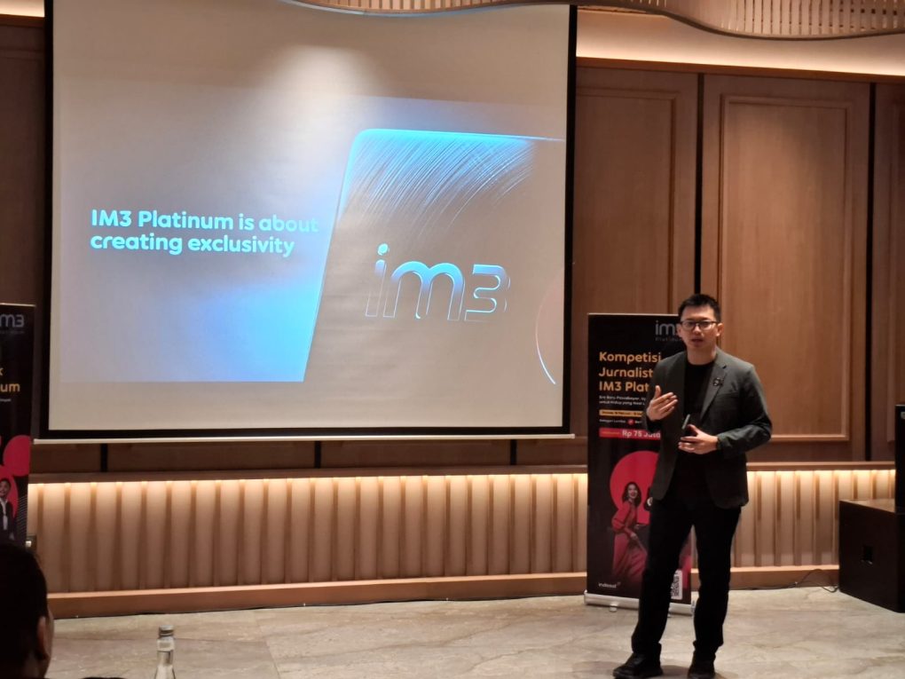 Vice President - Head of Postpaid Operation Indosat Ooredoo Hutchison, Ibnu Rinaldi saat memberikan paparan dalam Media Briefing IM3 Platinum Experience di A&M Co Solo, Jawa Tengah, Rabu 19 Februari 2025. (Foto: Putri Sejati)