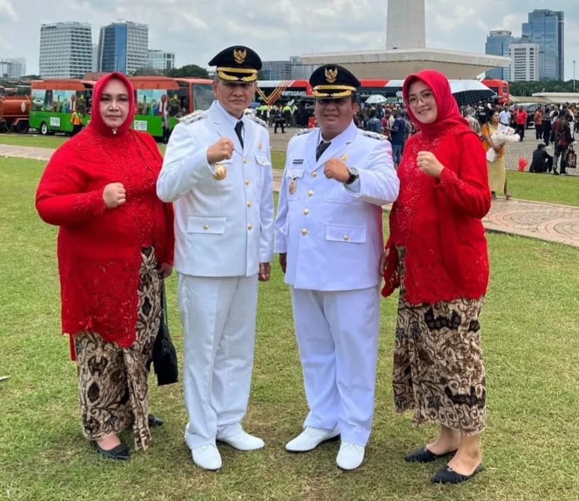 Bupati Wonogiri, Setyo Sukarno (kiri) memilih memathui instruksi Ketum PDIP Megawati Soekarnoputri dengan tidak mengikuti rektret di Akmil Magelang. (Foto: dok. ist)
