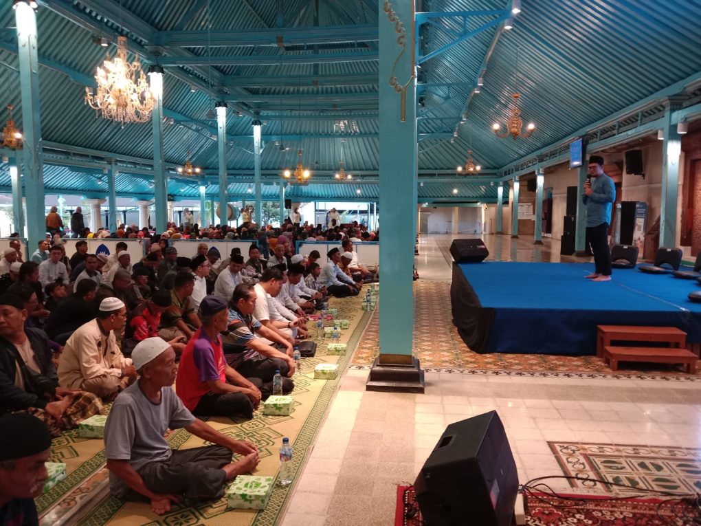 Tabligh akbar Aqua di Masjid Agung Keraton Kasunanan Surakarta atau Keraton Solo, Selasa 25 Maret 2025. (Foto: Putri Sejati)