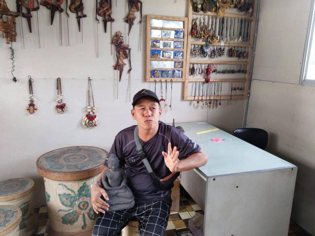 Perajin patung di Borobudur untung dua kali lipat di sela event Sudesa Festival 2025